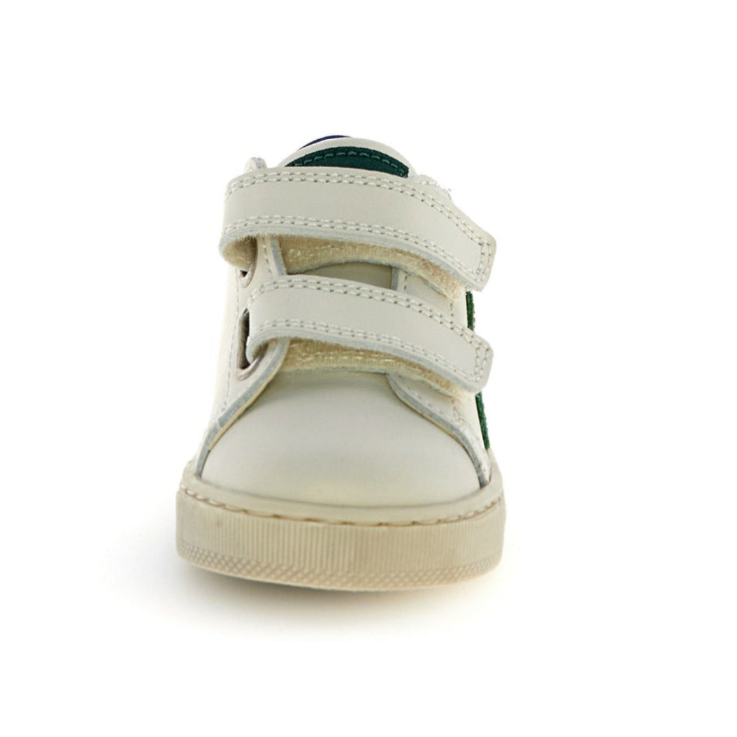 Veja Small V-12 sneaker van leer met suède details • Lichtblauw • de Veja Small V-12 sneaker van leer met suède details • Lichtblauw • de
