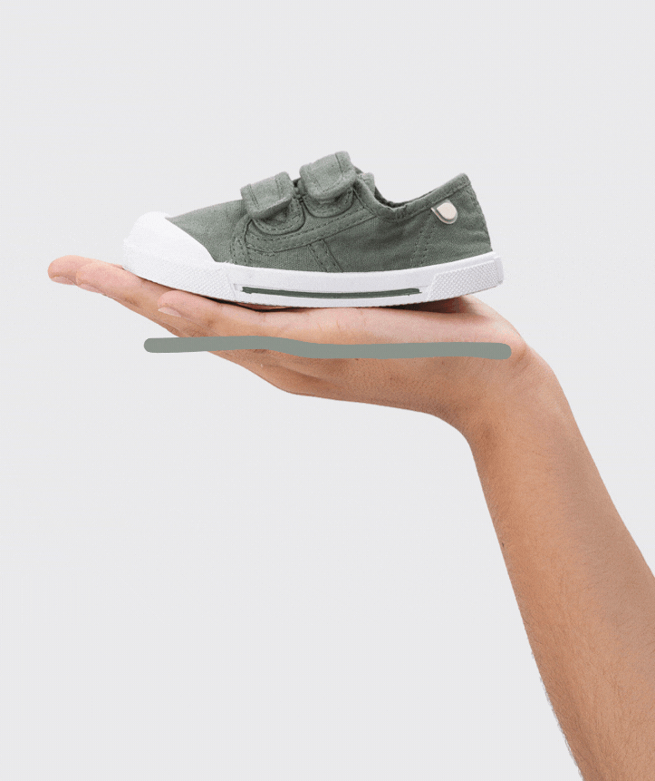 Igor Boy's And Girl's Barefoot Canvas V Shoes - Kaki