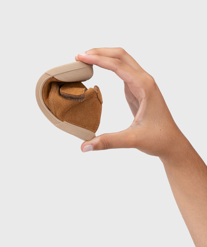 Igor Boy's and Girl's Barefoot Tui Chukka Boots - Cognac