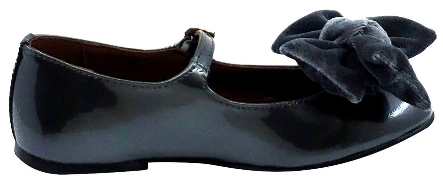 Clarys Girl's Patent Leather Mary Jane with Velvet Bow, Grey Patent